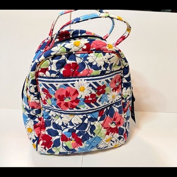 Vera Bradley Floral Tote - Very Spring and Summer like!‎  Excellent condition. - Picture 1 of 6